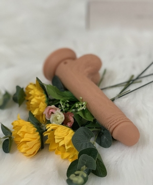 Dương vật gắn tường siêu rung mềm mại như thật