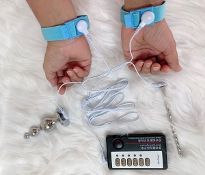 Máy mát xa xung điện cho cảm giác kích hậu môn hay niệu đạo một cách nhẹ nhàng nhưng lại hưng phấn tuyệt vời.