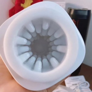 Cốc thủ dâm tự động xoay thụt rên giá rẻ