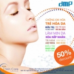 Chân dài 38 tuổi gây sốc thảm đỏ vì lộ hàng