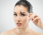 Nguyên nhân gây mụn khi viêm da do corticoid